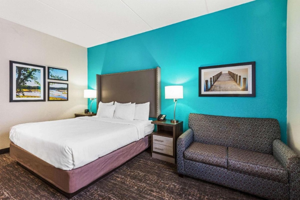 La Quinta Inn & Suites by Wyndham Jamestown, NY-Downtown Image 12