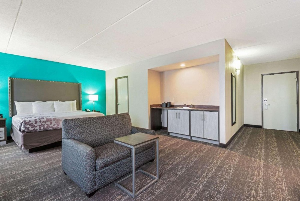 La Quinta Inn & Suites by Wyndham Jamestown, NY-Downtown Image 18