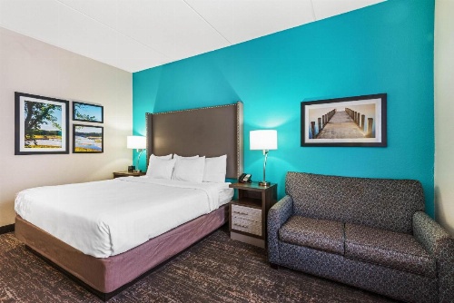 La Quinta Inn & Suites by Wyndham Jamestown, NY-Downtown image 29