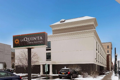La Quinta Inn & Suites by Wyndham Jamestown, NY-Downtown image 4